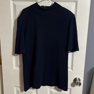 Light weight sweater